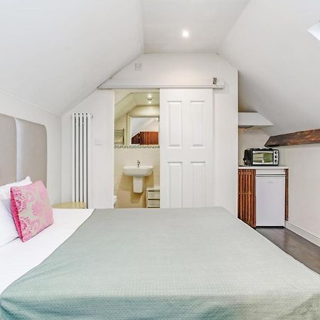 Апартаменты Quiet Double Studio Flat Лондон Экстерьер фото
